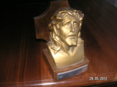 Bust of Christ from 1943 for sale! ! Made of solid tin, bronzed 12 x 18 cm
