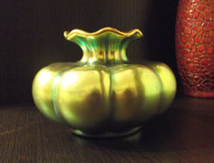 Zsolnay eozin bordás váza (régi)