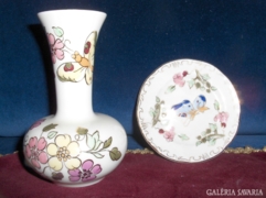 Zsolnay kis váza és tányérka - pillangós