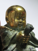 Gyönyörűséges Buddha szobor, rézből
