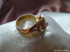 14 karátos, gyöngyös arany gyűrű 6,82g