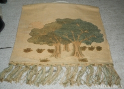 Artistic tapestry - oak