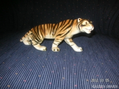 Tigris , csak sorozat és formaszám van rajta ,  hibátlan állapotban , 19 cm