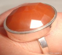 Gyönyörű fazettált karneol köves gyűrű