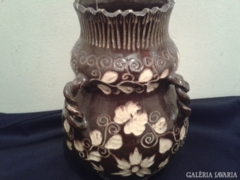 Endrő Margit keramikus különleges váza