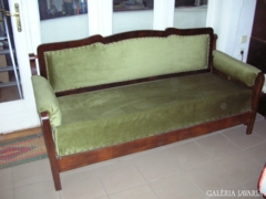 Antik bársony kárpitos kanapé