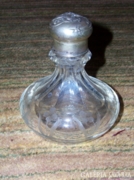 Ezüst kupakos likőrös(parfümös?)üveg