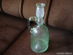 Pálinkáskorsó formába fújt zöld üveg