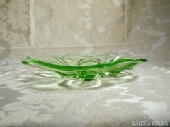 Halványzöld üvegtál