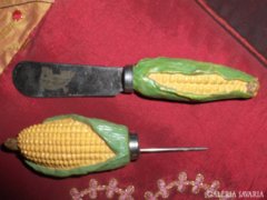 Konyhai eszközök: kukoricás hústű és kis kés