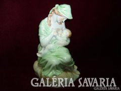 Herendi porcelán Anyaság szobor