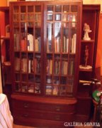 régikönyves szekrény/vitrin