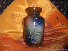 Domború mintázatú mázas kerámia váza