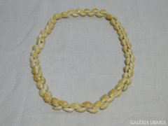 0952 Régi kagyló vastag női nyaklánc 80 cm