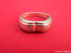 Ezüst (925) gyűrű 4 kővel  4,4 g gyönyörű