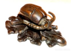 Öntött bronz bogár hamutartó