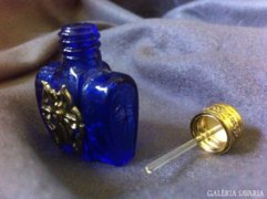 ​Gyönyörű miniatűr díszes pillangós kék parfümös üveg