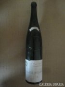 1939-ből, a mádi piaristák címkés borosüvege