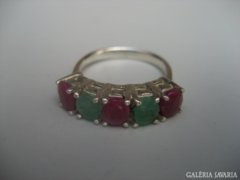 Ezüst gyűrű valódi smaragd és rubin kövekkel
