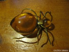 Csodaszép régi borostyán pók bross