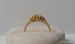 Apró gyémántköves arany gyűrű
