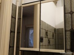 Retro fürdőszoba szekrény, tükrös