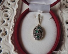 Antik smaragd medál, 14 karátos arany sterling ezüstön
