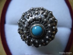 Kézzel készített ezüst gyűrű türkiz köves