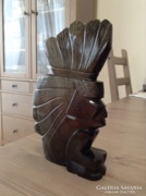 Obszidián ásványból faragott indián szobor