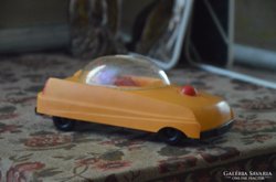 Trafikárus régi műanyag autó versenyautó holdjáró
