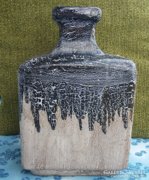 Kerezsi Gyöngyi jelzett kerámia váza