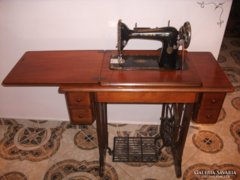 Antik singer varrógép