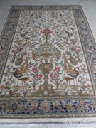Váza és madár mintás gyapjú szőnyeg