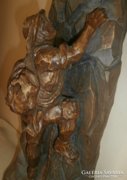 Hegymászó - 51 cm fa faragott szobor