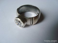 Cirkónia köves ezüst gyűrű 9 K arany betéttel