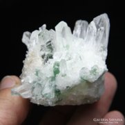 137 gr zöld beütésű tibeti kvarc kristály csoport