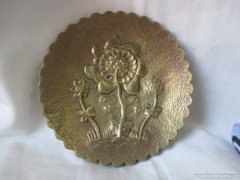 Virág motívumos réz dísztál-hamutartó 11 cm.