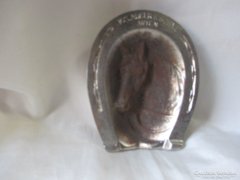 Horseshoe motif ashtray 11 x 9 cm. Cm.