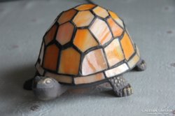 Tiffany stílusú, teknős formájú lámpa