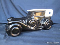 Porcelánból készült Mercedes Cabrio 1935 model hatalmas méretben