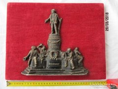 Josef Werndl emlékmű relief AKCIÓ