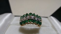 Arany gyűrű gyémánttal és smaragddal 10K 2,6g