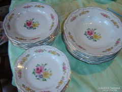 Zsolnay RÓZSÁS tányér sorozat 18 darab