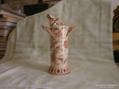 Zsolnay váza - törött felsőrésszel - családi jeggyel