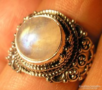 925 ezüst gyűrű, szivárványos holdkővel