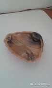 Kagyló formájú üveg hamutál