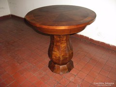 Antik fa tömör lábú intarziás asztal eladó!
