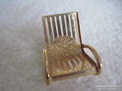 Miniatűr arany színű hintaszék,réz szék