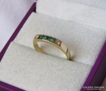 18 K arany gyűrű gyémánttal, smaragddal