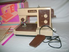 PIKO Juanita játékvarrógép a 70-es évekből